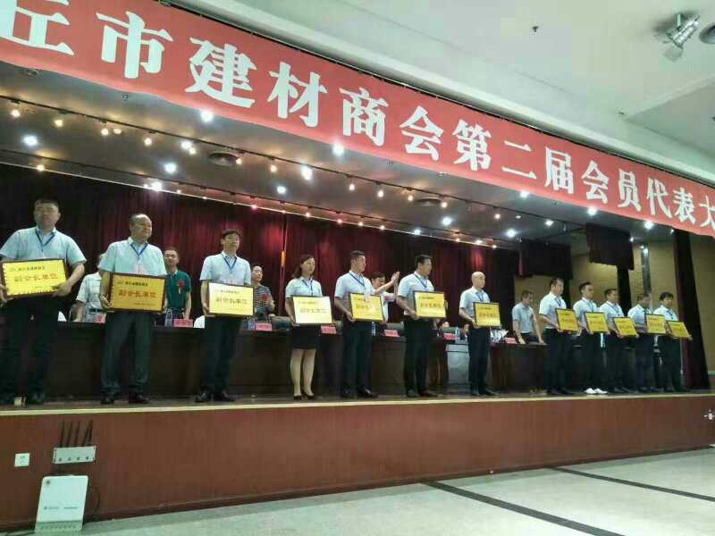 ���������н����̻��ٿ��ڶ����Ա�������